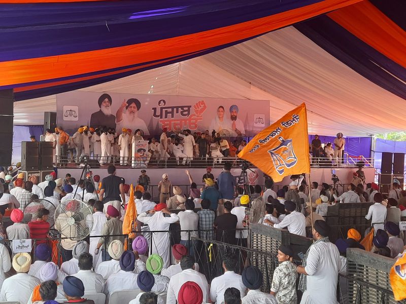 ਸੁਖਬੀਰ ਬਾਦਲ ਨੇ ਕਿਹਾ ਕਿ ਉਹ ‘ਤੁਸੀਂ’ ਨਹੀਂ ਬਣਨਾ ਪਸੰਦ ਕਰਨਗੇ ਅਤੇ ‘ਤੁਸੀਂ ਅਜਿਹਾ ਨਹੀਂ ਕਰੋਗੇ’।