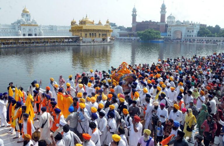 ਅੰਮ੍ਰਿਤਸਰ: ਅੰਮ੍ਰਿਤਸਰ ਲਈ ਵਿਸ਼ੇਸ਼ ਰੇਈ ਅਤੇ ਅੰਮ੍ਰਿਤਸਰ ਲਈ ਵਿਸ਼ੇਸ਼ ਰੇਈ।