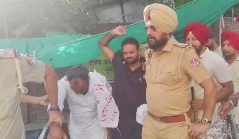 ਮਜ਼ਦੂਰ ਆਗੂਆਂ ਨੂੰ ਹਿਰਾਸਤ ਵਿੱਚ ਲੈਣ ’ਤੇ ਰੋਸ