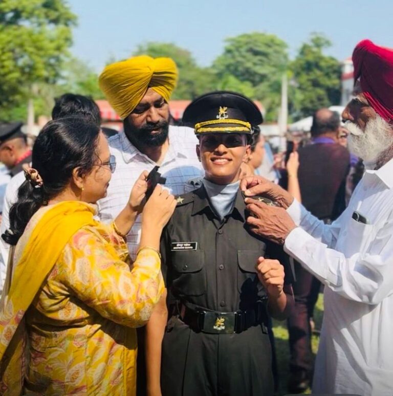 ਪੰਜਾਬ ਫੌਜ ਦੇ ਅਧਿਕਾਰੀ: ਪੰਜਾਬ ਫੌਜ ਦੇ ਅਧਿਕਾਰੀ