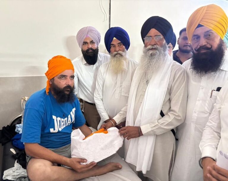 ਕਾਰਕੁੰਨ ਮੋਹਨਜੀਤ ਸਿੰਘ: ਇੱਕ ਕਾਰਕੁੰਨ ਮੋਹਨਜੀਤ ਸਿੰਘ ਨੇ ਇੱਕ ਵਾਰ ਫਿਰ ਆਪਣੇ ਨਾਮ ‘ਤੇ ਇੱਕ ਹੋਰ ਵਿਅਕਤੀ ਦੀ ਭੂਮਿਕਾ ਨਿਭਾਈ ਹੈ।