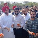ਮੁੱਖ ਮੰਤਰੀ ਭਗਵੰਤ ਮਾਨ ਨੇ ਕਿਹਾ ਕਿ ਰਵਨੀਤ ਬਿੱਟੂ ਨੇ ਇੱਕ ਵਾਰ ਫਿਰ ਸਹੁੰ ਚੁੱਕੀ।