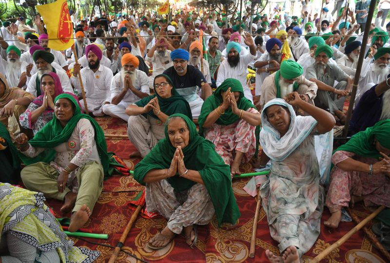 ਕਿਸਾਨ ਵਿਰੋਧ : ਕਿਸਾਨਾਂ ਨੇ ਕਿਸਾਨਾਂ ਵਿਰੁੱਧ ਅੰਦੋਲਨ ਦਾ ਵਿਰੋਧ ਕੀਤਾ ਹੈ।