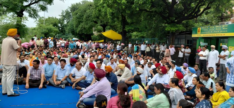 ਪੰਜਾਬ ਦੇ ਵਿਦਿਆਰਥੀਆਂ ਵੱਲੋਂ ਅਧਿਆਪਕ ਦਿਵਸ ਮਨਾਇਆ ਜਾ ਰਿਹਾ ਹੈ।