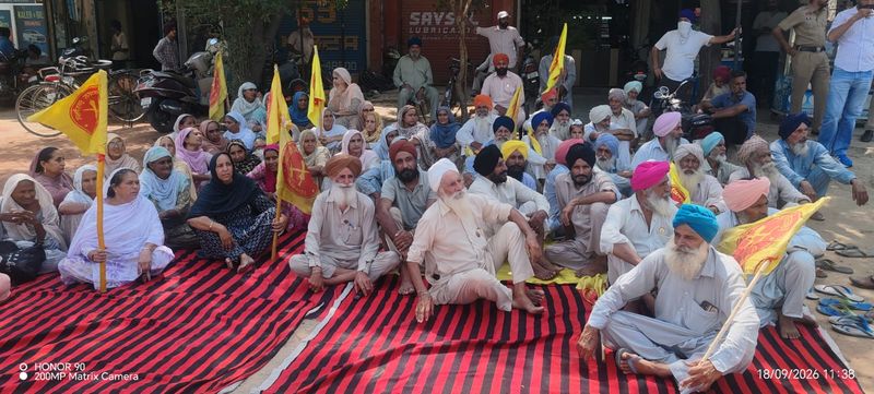 ਬਹਾਦਰਪੁਰ ਬੱਸ ਸਟੈਂਡ: ਨਕ ਨਕ ਨਨਨਾাাাাাাা-ਾਾਾ-ਾਾਾ-ਾ-ਾ