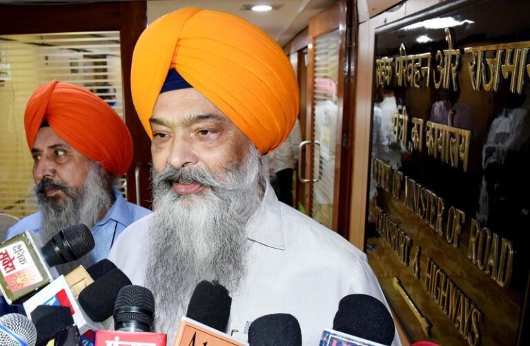 ਅਕਾਲੀ-ਭਾਜਪਾ ਪ੍ਰਧਾਨ ਨੇ ਇਕ ਵਾਰ ਫਿਰ ਅਕਾਲੀ ਦਲ ਨਾਲ ਆਪਣਾ ਅਹੁਦਾ ਜਿੱਤ ਲਿਆ ਹੈ।