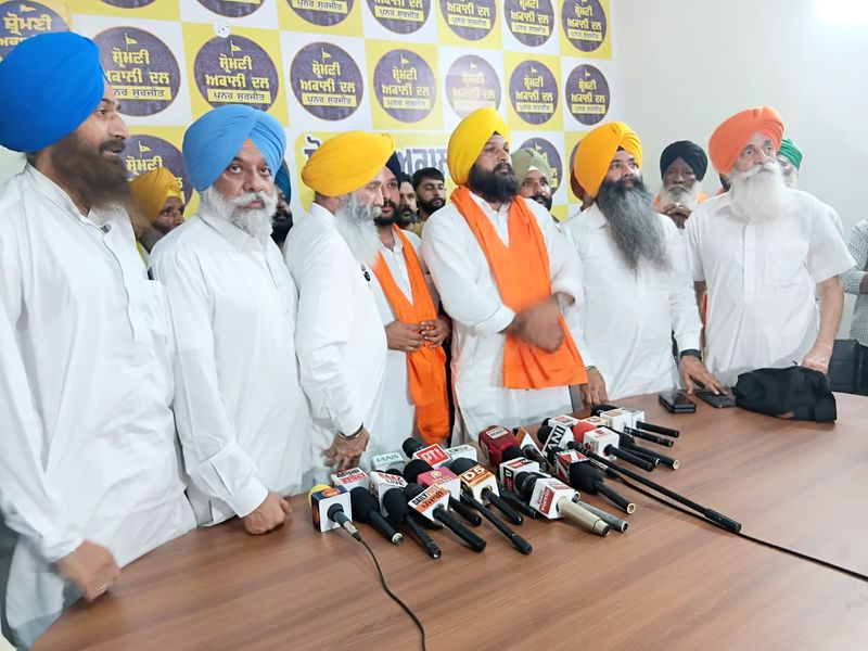 Re: ਇਸ ਫਿਲਮ ਵਿੱਚ ਸ਼ਾਮਲ ਲੋਕਾਂ ਨੇ ਆਪਣੇ ਬੱਚਿਆਂ ਲਈ ਇੱਕ ਵਿਸ਼ੇਸ਼ ਅਰਜ਼ੀ ਦਿੱਤੀ ਹੈ।