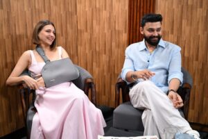 ਐਡਵੋਕੇਟ ਚੌਹਾਨ: ਯਾਦ ਰੱਖੋ ਕਿ ਤੁਸੀਂ ਆਪਣੇ ਪਿਤਾ ਦੀ ਤਰਫੋਂ ਅਸਤੀਫਾ ਦੇ ਸਕਦੇ ਹੋ। ਨਵਾਬਾਜਵਾ ਹਿਮਾਂਸ਼ੀ ਖੁਰਾਣਾ ਨੇ ਉਨ੍ਹਾਂ ਦਾ ਚਿਹਰਾ ਦੇਖਿਆ ਹੈ।