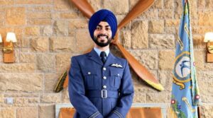 ਅੰਗਰੇਜ਼ਾਂ ਦੇ ਦੇਸ਼ ’ਚ ਛਾਇਆ ਸਿੱਖ ਗੱਭਰੂ; ਅਰਸ਼ਦੀਪ ਸਿੰਘ ਡਾਂਗ ਨੇ ਆਰਏਐਫ ਤੋਂ ਅਸਤੀਫਾ ਦੇ ਦਿੱਤਾ ਹੈ।