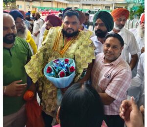 ਪੰਜਾਬ ਵੇਟਲਿਫਟਿੰਗ ਹੀਰੋ: ਲਵਪ੍ਰੀਤ ਸਿੰਘ ਨੇ ਆਪਣੇ ਕਰੀਅਰ ਦੀ ਸ਼ੁਰੂਆਤ ਕੀਤੀ ਹੈ।