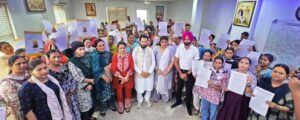 47 ਆਂਗਣਵਾੜੀ ਹੈਲਪਰਾਂ ਨੇ ਉਨ੍ਹਾਂ ਦੇ ਹੱਥਾਂ ਵਿੱਚ ਕੰਮ ਕੀਤਾ