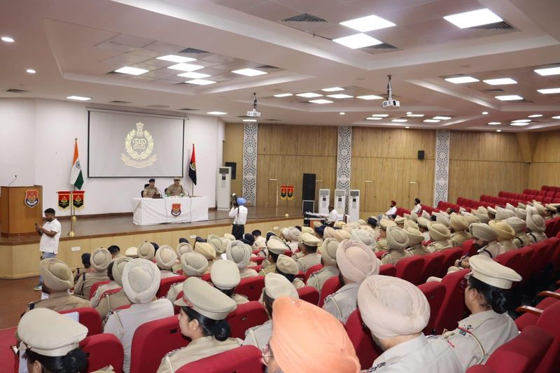 ਆਜ਼ਾਦੀ ਦਿਵਸ ਤੋਂ ਪਹਿਲਾਂ DGP ਵੱਲੋਂ ਸੁਰੱਖਿਆ ਪ੍ਰਬੰਧਾਂ ਸਬੰਧੀ ਅੰਮ੍ਰਿਤਸਰ, ਜਲੰਧਰ ਅਤੇ ਲੁਧਿਆਣਾ ਵਿਖੇ ਸਮੀਖਿਆ ਮੀਟਿੰਗਾਂ