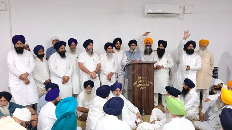 ਛੱਪਰ ਕਾਨਫਰੰਸ ਵਿੱਚ ਆਯੋਜਿਤ ਕਾਨਫਰੰਸ ਦੇ ਹਾਜ਼ਰੀਨ