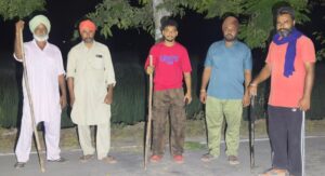 ਪਿੰਡ ਦੀ ਸਵੈ-ਰੱਖਿਆ: ਪਿੰਡ ਨੂੰ ਚੋਰੀ ਕਰੋ