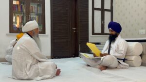 ਪੰਜਾਬ ਨਿਊਜ਼ (ਭਾਸ਼ਾ)— ਪੰਜਾਬ ਨਿਊਜ਼ ‘ਚ ਭਰਤੀ ਹੋਣ ਵਾਲੇ ਇਕ ਨਵੇਂ ਕਰਮਚਾਰੀ ਦੀ ਮੌਤ ਹੋ ਗਈ ਹੈ।