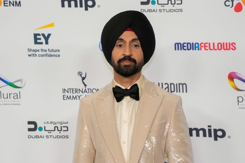 ਦਿਲਜੀਤ ਦੋਸਾਂਝ ਨੇ 5,000 ਲੋਕਾਂ ਲਈ ਅਰਜ਼ੀਆਂ ਦਿੱਤੀਆਂ ਹਨ, ਪਰ ਇਸ ਮਾਮਲੇ ਵਿੱਚ ਦਿਲਜੀਤ ਦੋਸਾਂਝ ਨੇ 5,000 ਲੋਕਾਂ ਲਈ ਅਰਜ਼ੀਆਂ ਦਿੱਤੀਆਂ ਹਨ।