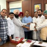 ਕਾਂਗਰਸੀਆਂ ਵੱਲੋਂ ਵਿੱਤ ਮੰਤਰੀ ਖ਼ਿਲਾਫ਼ ਪ੍ਰਦਰਸ਼ਨ
