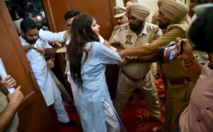 Reunião da Ludhiana MC House realizada no caos: alvoroço na Câmara