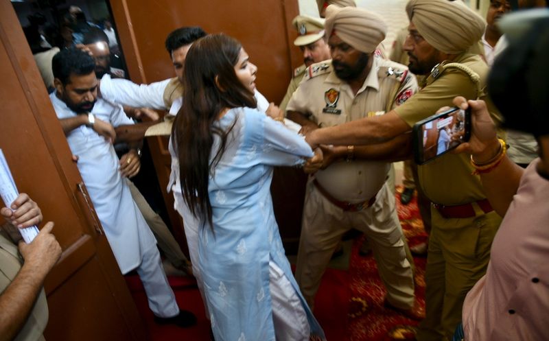 Reunião da Ludhiana MC House realizada no caos: alvoroço na Câmara