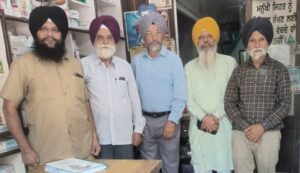 ਪਕ ਰਘਬੀਰ ਭਰਤ ਨੂੰ ਦਰਸਾਉਂਦਾ ਹੈ